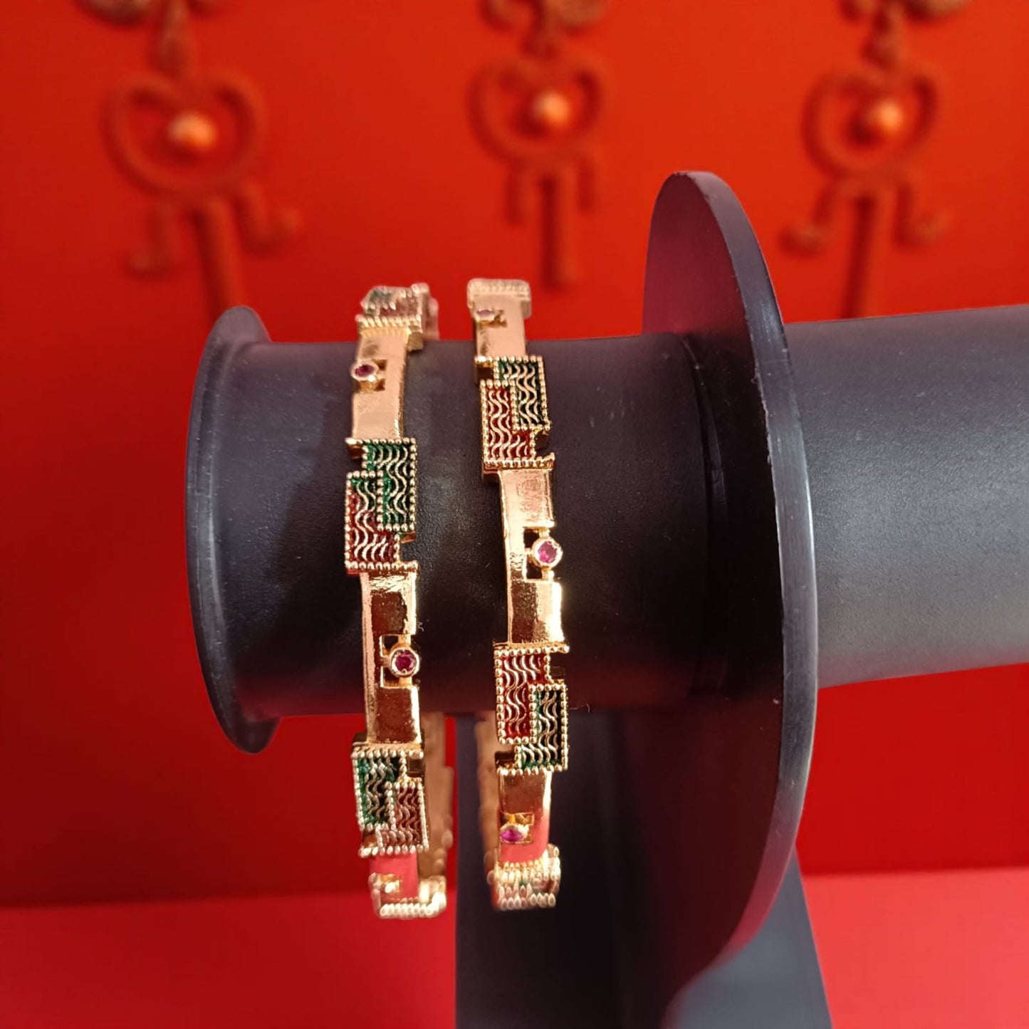 Gold Designer Bangles – 2 Piece Jewelry Set