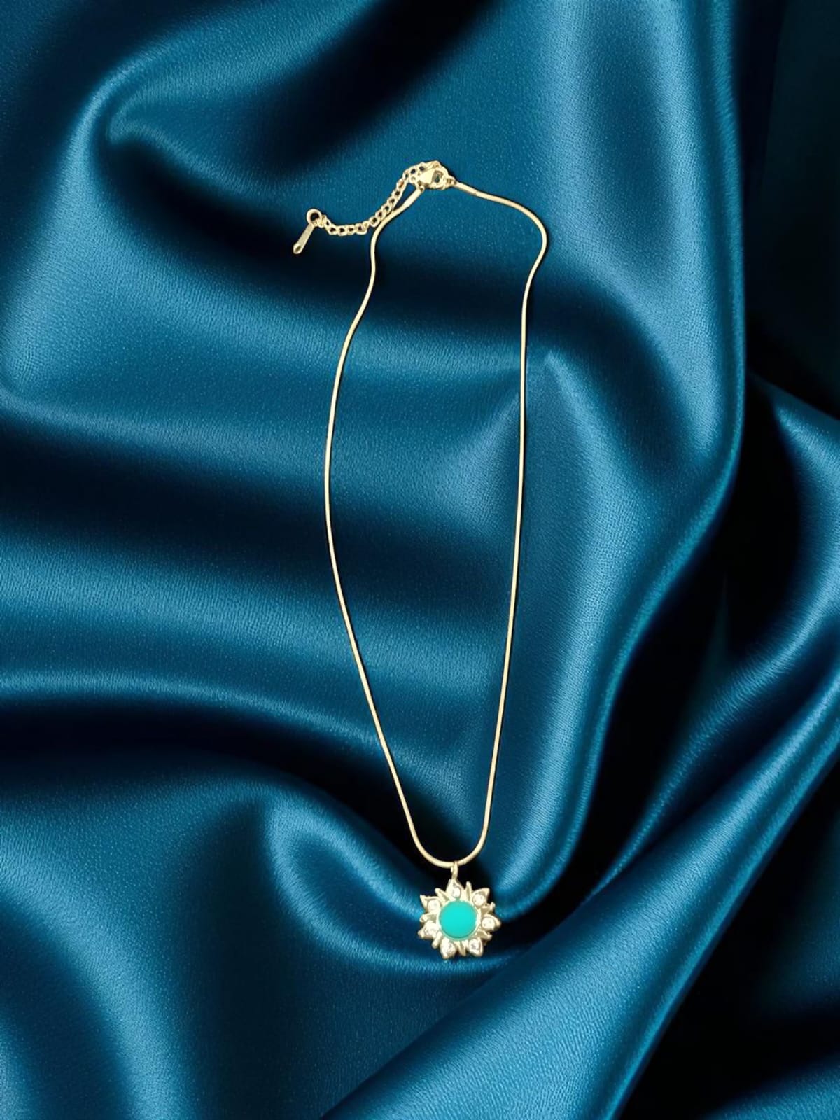 Elegant Anti-Tarnish Chain Necklace – Durable & Stylish