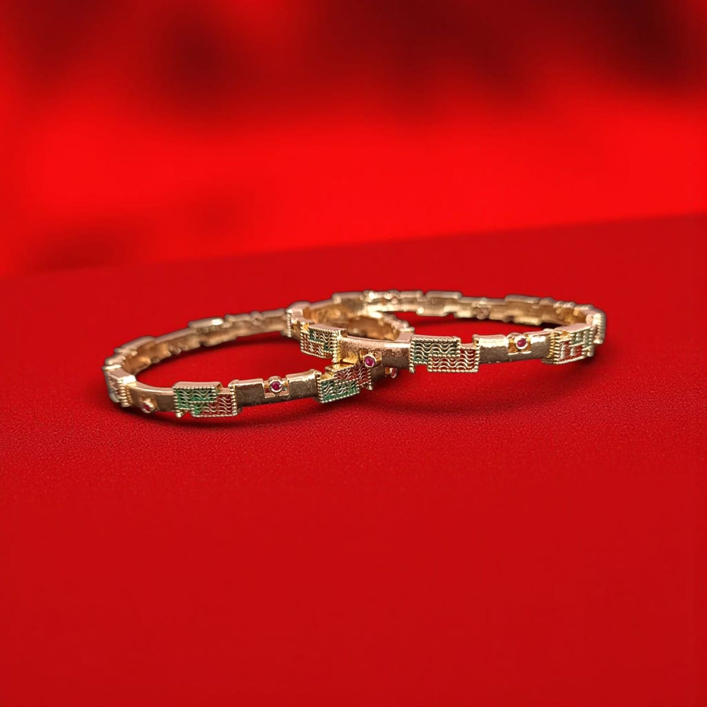Gold Designer Bangles – 2 Piece Jewelry Set