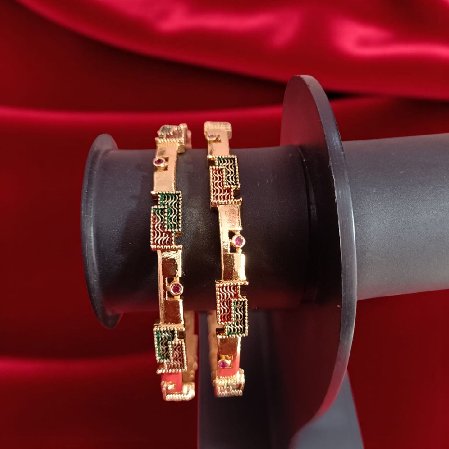 Gold Designer Bangles – 2 Piece Jewelry Set