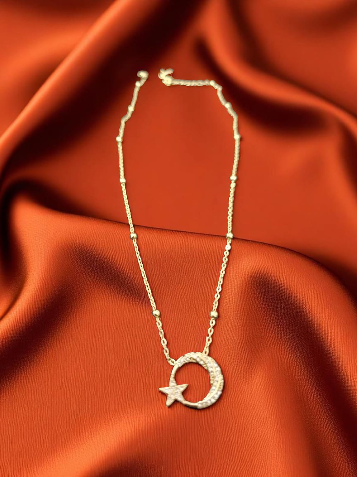 Elegant Anti-Tarnish Necklace for Women – Long Lasting Shine