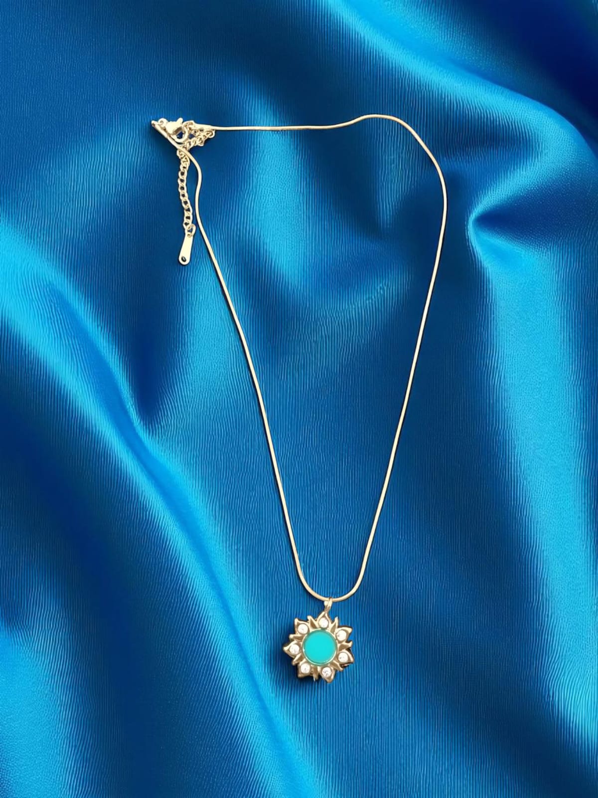 Elegant Anti-Tarnish Chain Necklace – Durable & Stylish