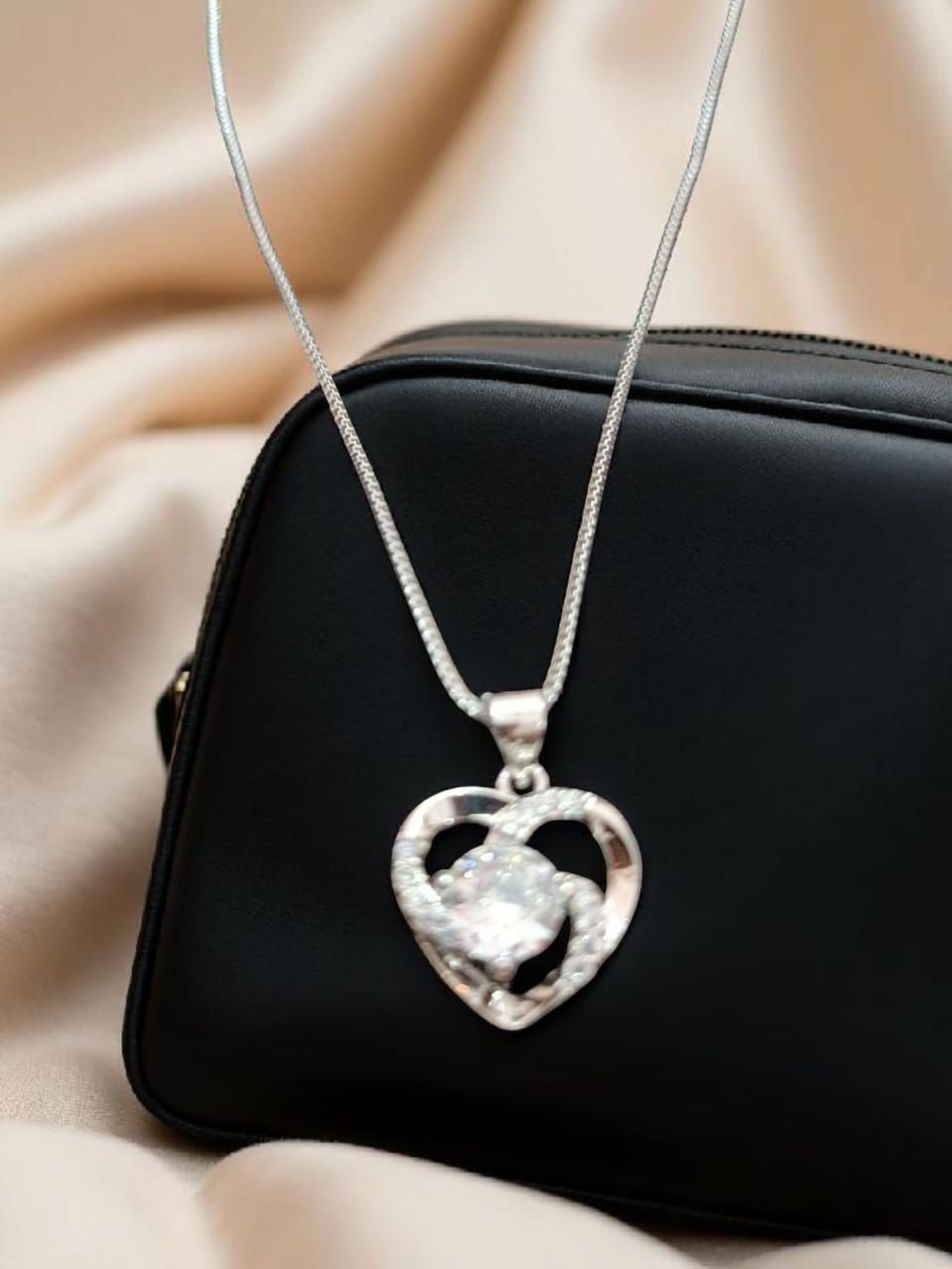 Women’s Anti-Tarnish Jewelry Necklace – Long Wear Protection