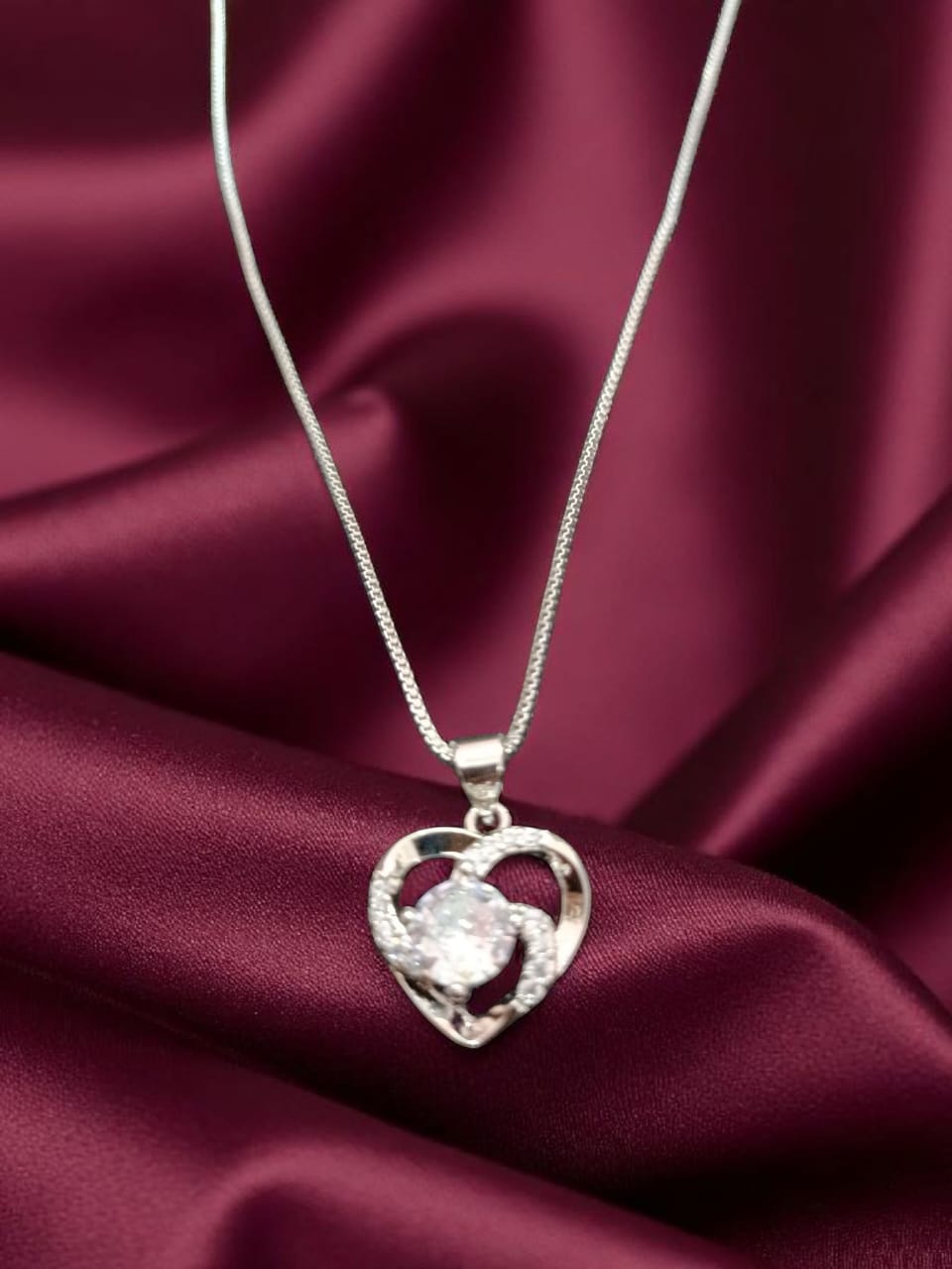 Women’s Anti-Tarnish Jewelry Necklace – Long Wear Protection