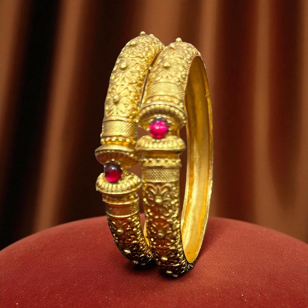 Gold Designer Bangles – 2 Piece Jewelry Set