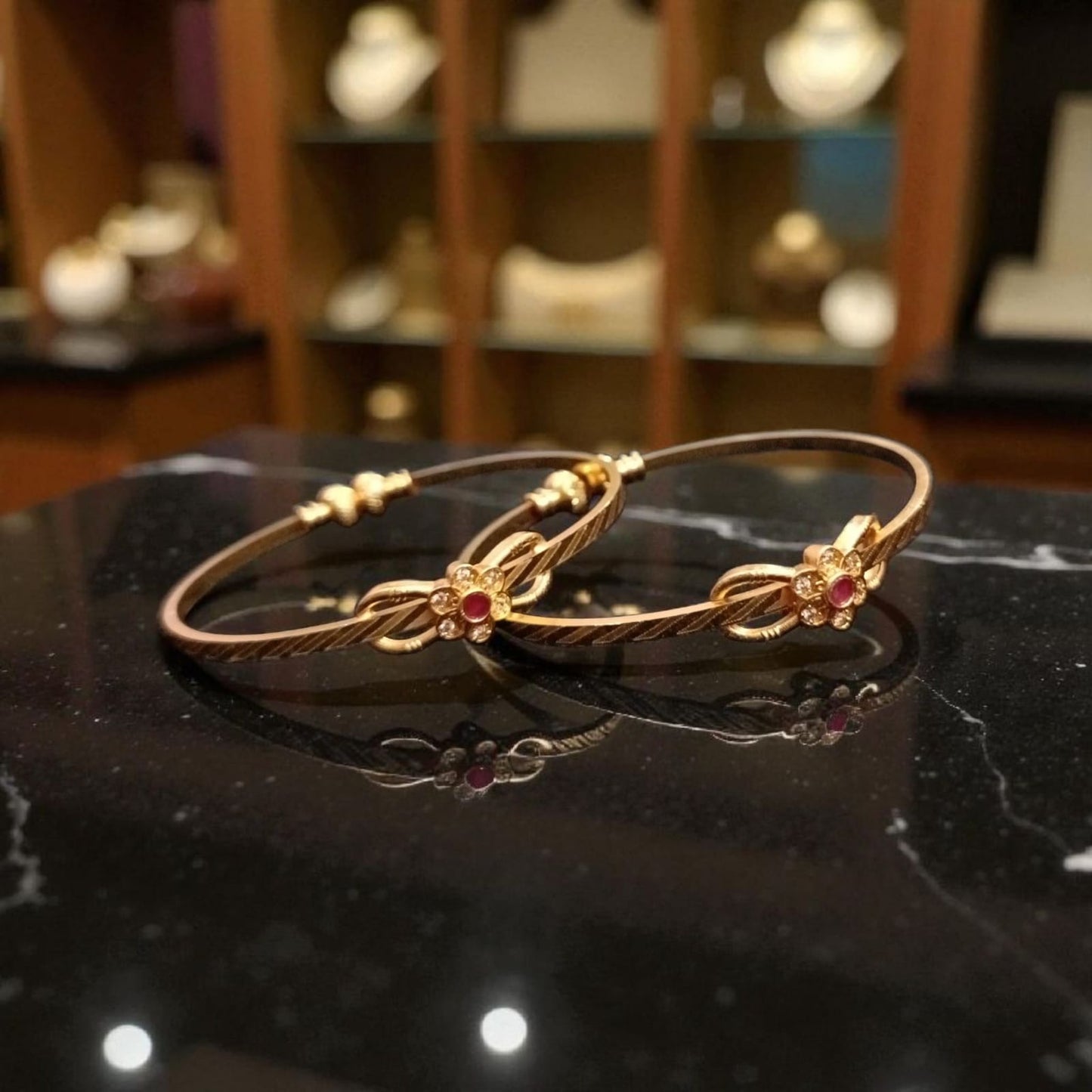 Gold Designer Bangles – 2 Piece Jewelry Set