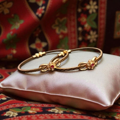 Gold Designer Bangles – 2 Piece Jewelry Set