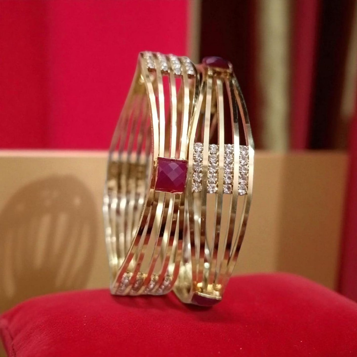 Gold Designer Bangles – 2 Piece Jewelry Set